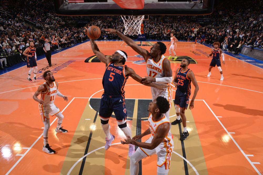 由于肌肉超 由于肌肉超