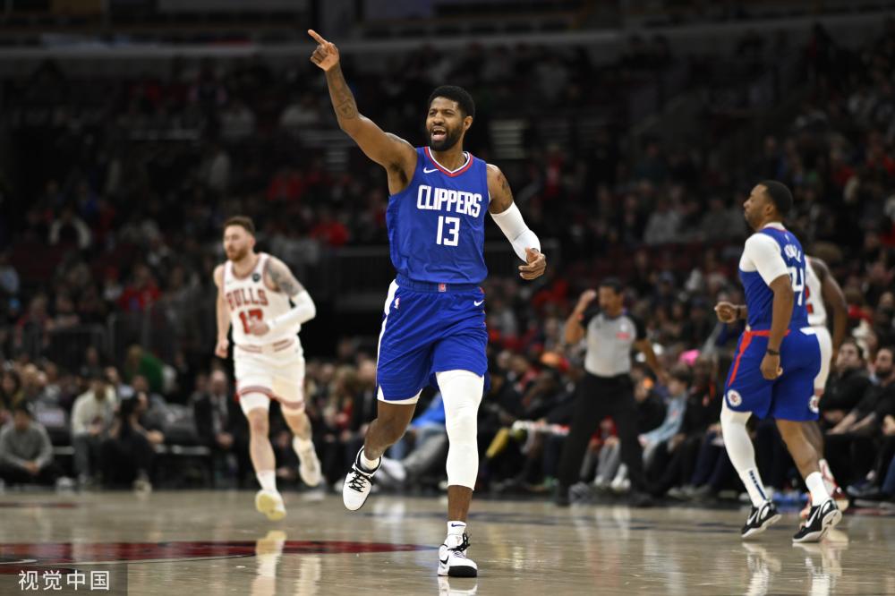 两位球员各 两位球员各