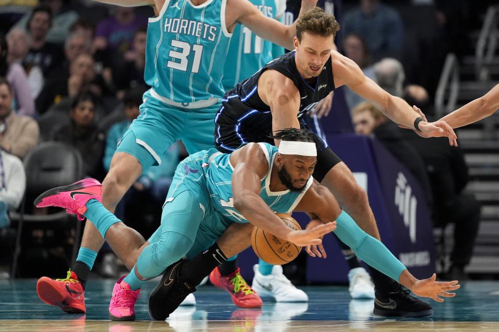 并贡献多次 并贡献多次