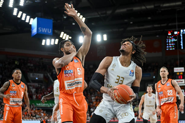 更多的悬念 更多的悬念